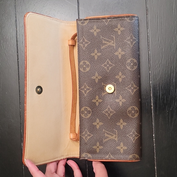 ❣️SALE Louis Vuitton Twin GM - Picture 7 of 16